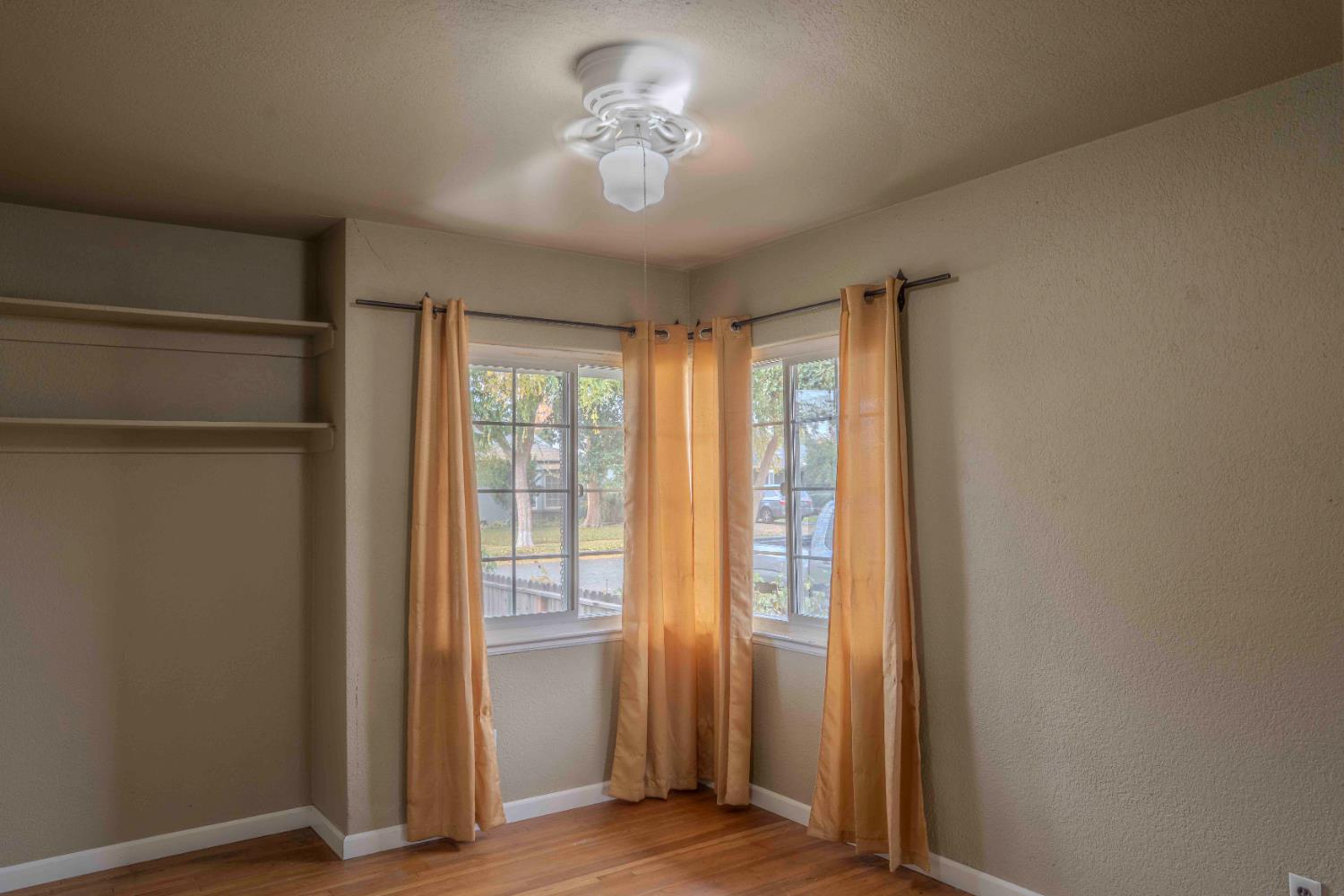 2426 N Adoline Ave, Fresno, CA 93705