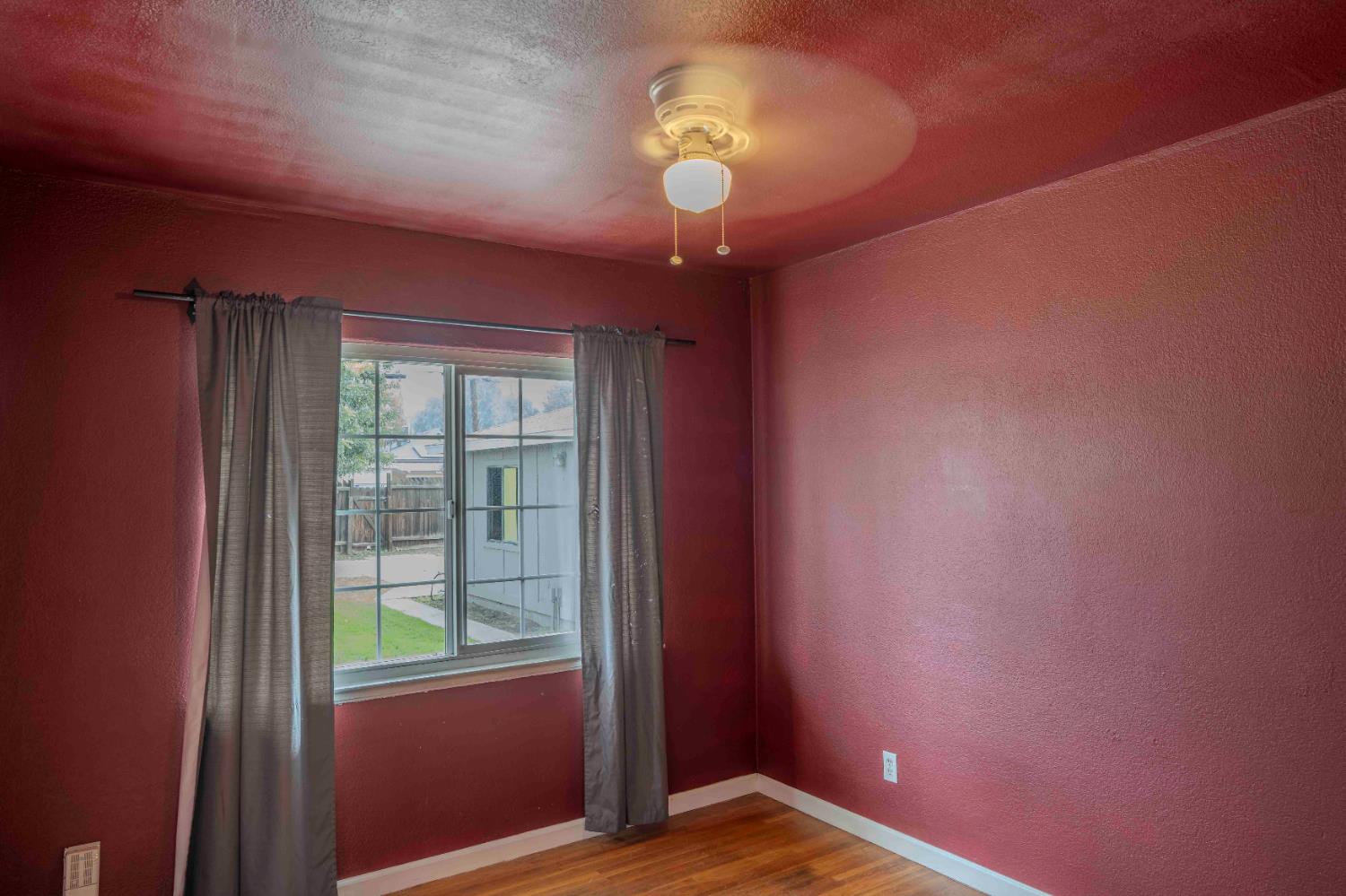 2426 N Adoline Ave, Fresno, CA 93705