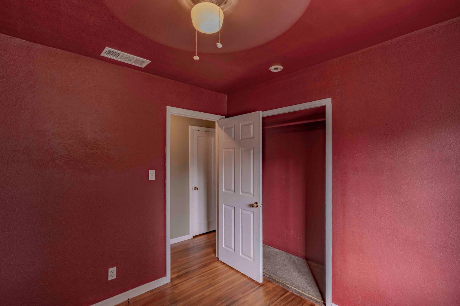 2426 N Adoline Ave, Fresno, CA 93705