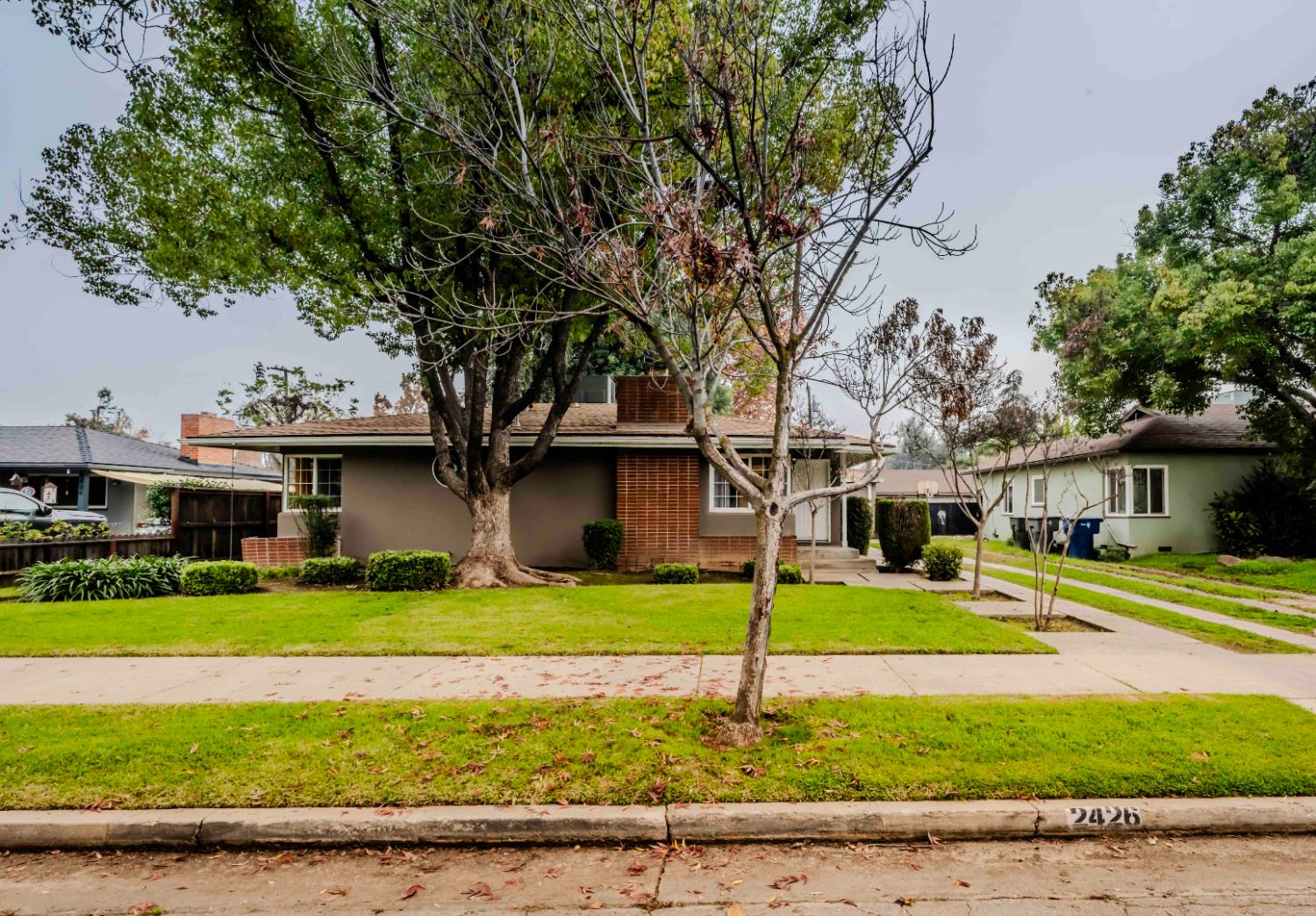 2426 N Adoline Ave, Fresno, CA 93705