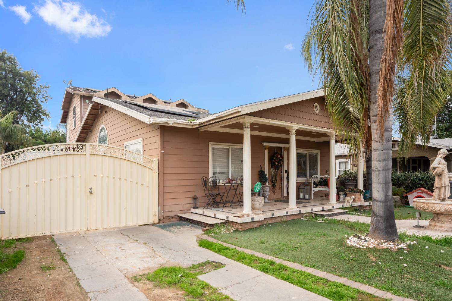 1283 N Calaveras St, Fresno, CA 93728