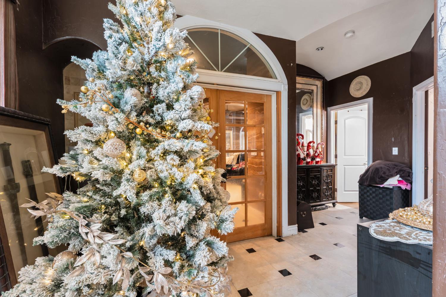 1283 N Calaveras St, Fresno, CA 93728