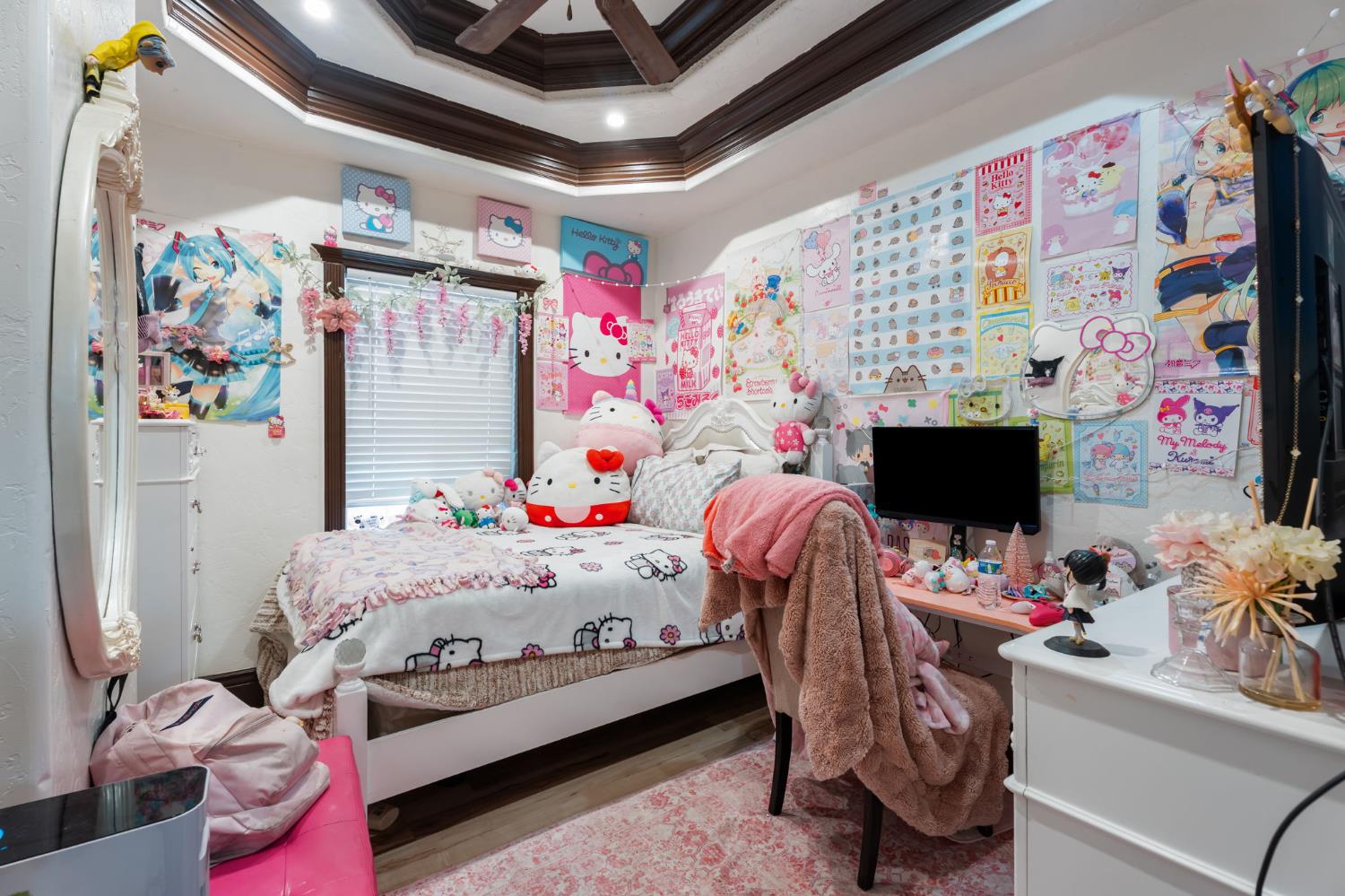 1283 N Calaveras St, Fresno, CA 93728