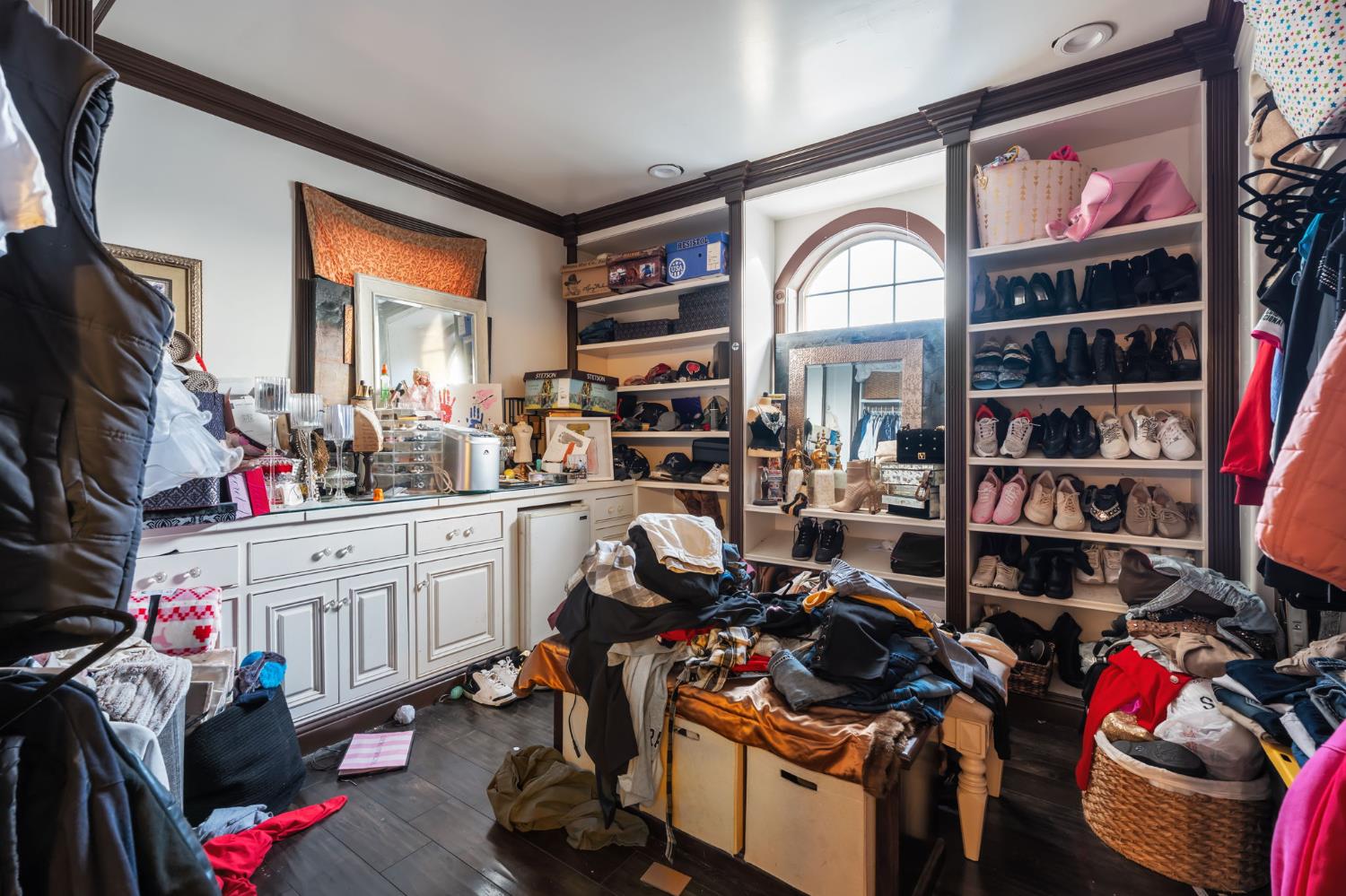 1283 N Calaveras St, Fresno, CA 93728