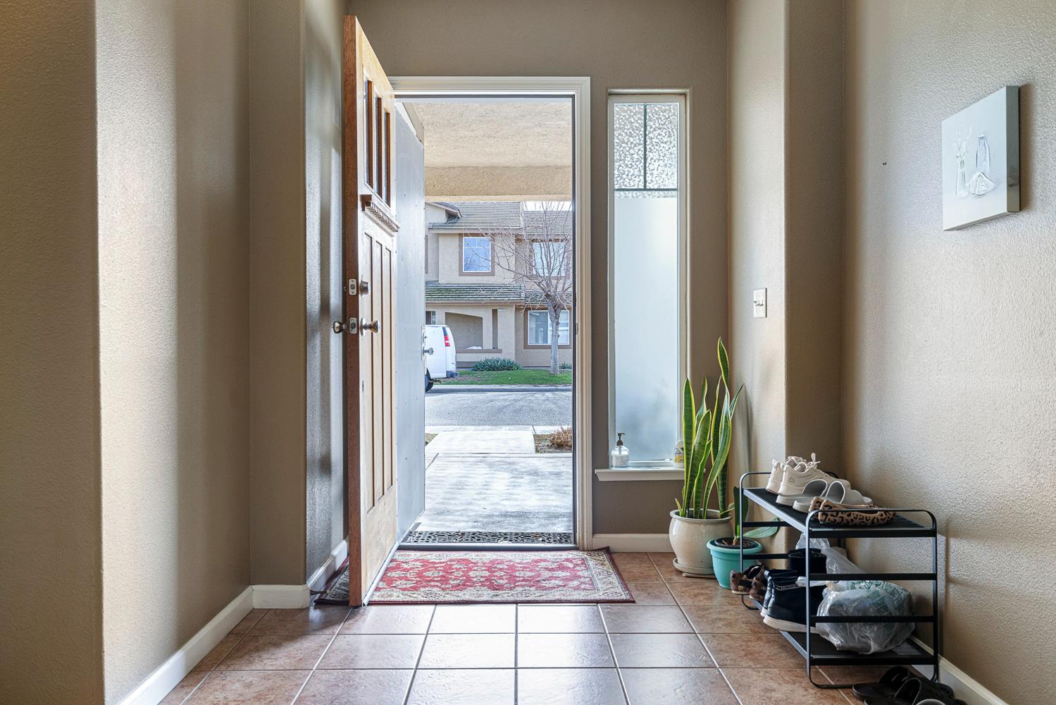 5787 E Byrd Ave, Fresno, CA 93727