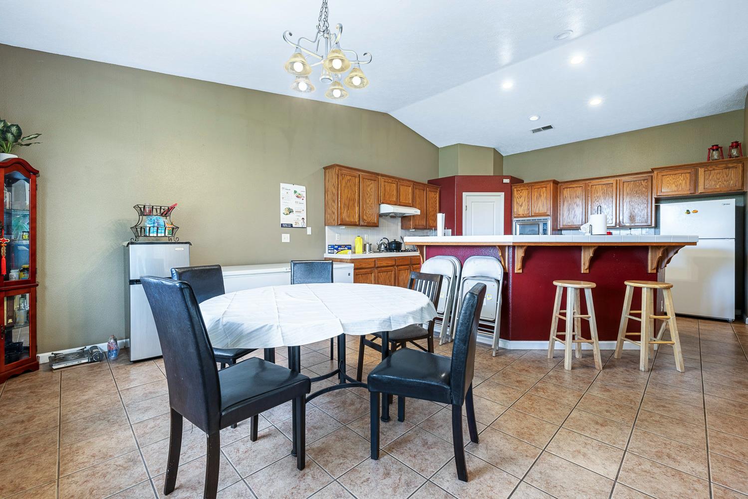 5787 E Byrd Ave, Fresno, CA 93727