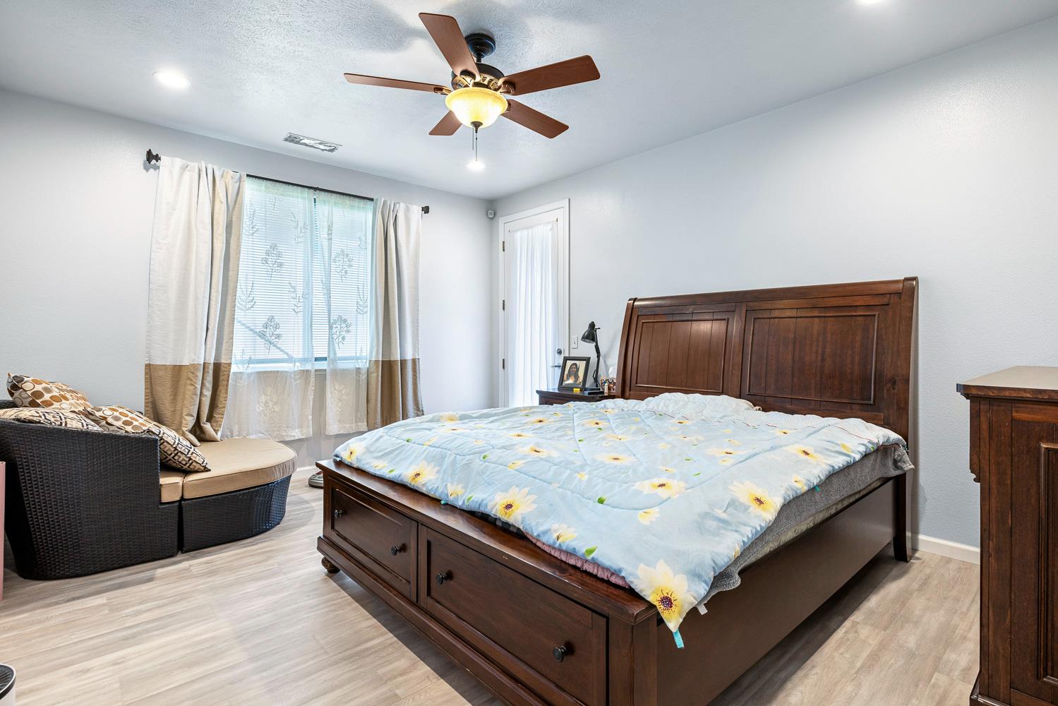 5787 E Byrd Ave, Fresno, CA 93727