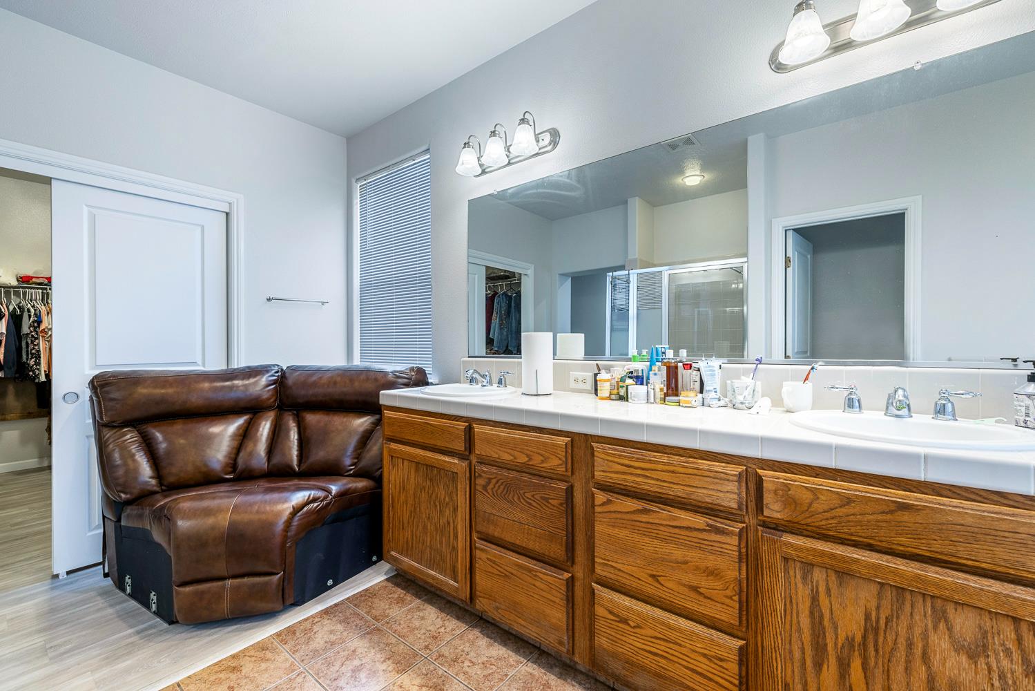 5787 E Byrd Ave, Fresno, CA 93727