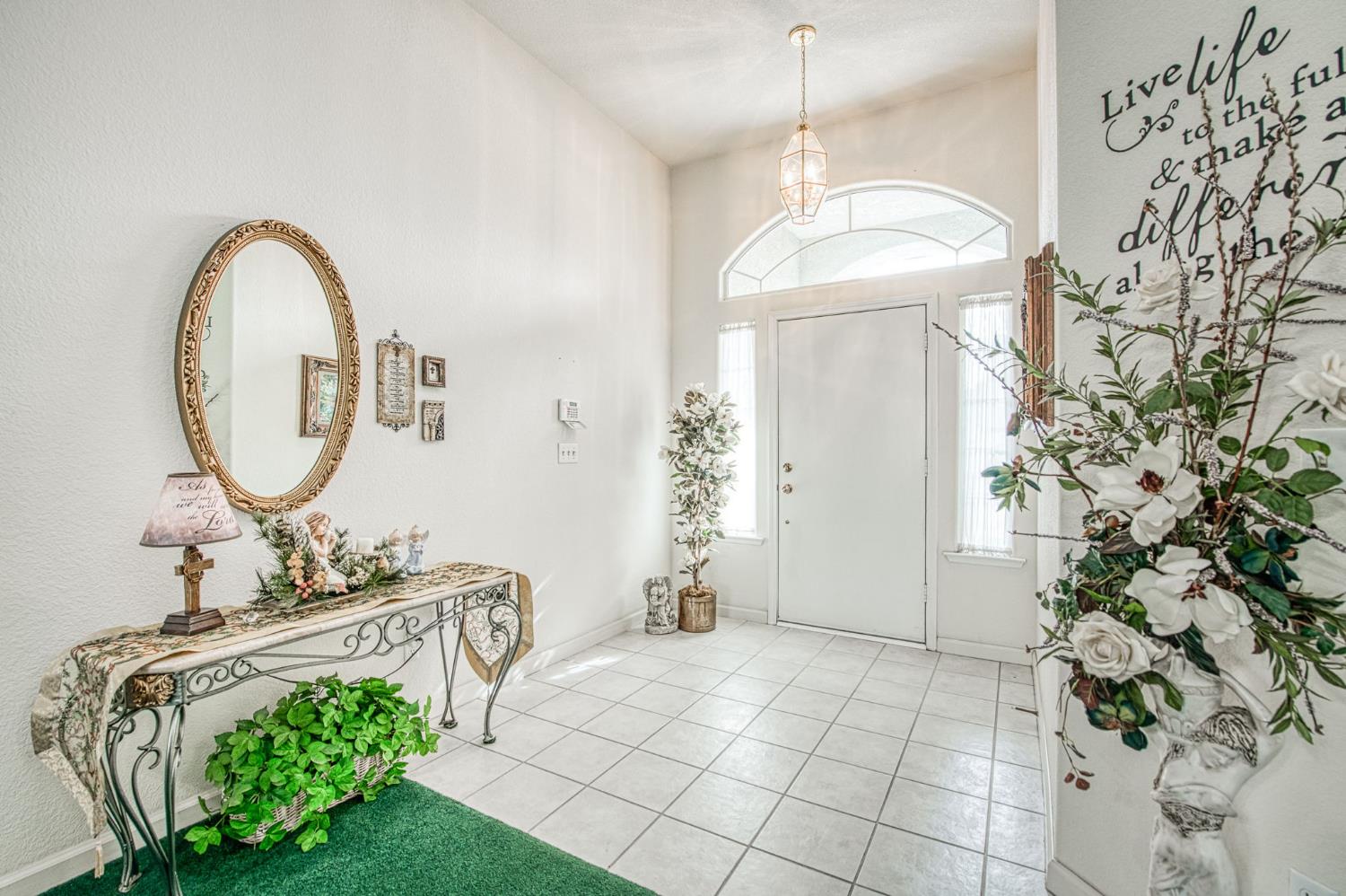 2196 W Beechwood Ave, Fresno, CA 93711