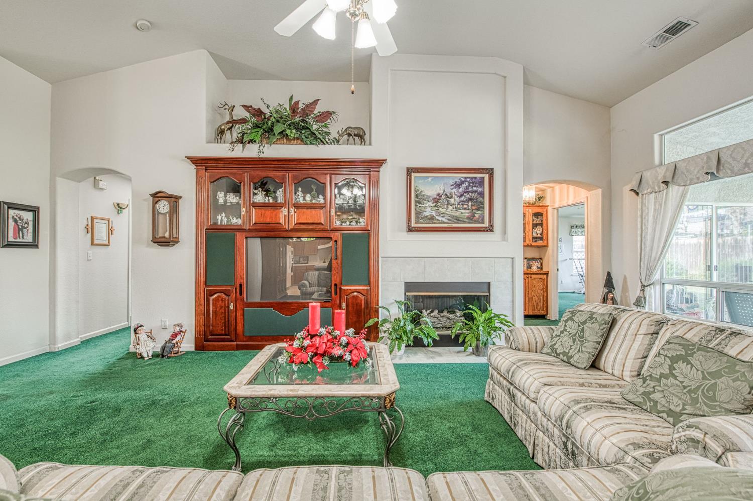 2196 W Beechwood Ave, Fresno, CA 93711