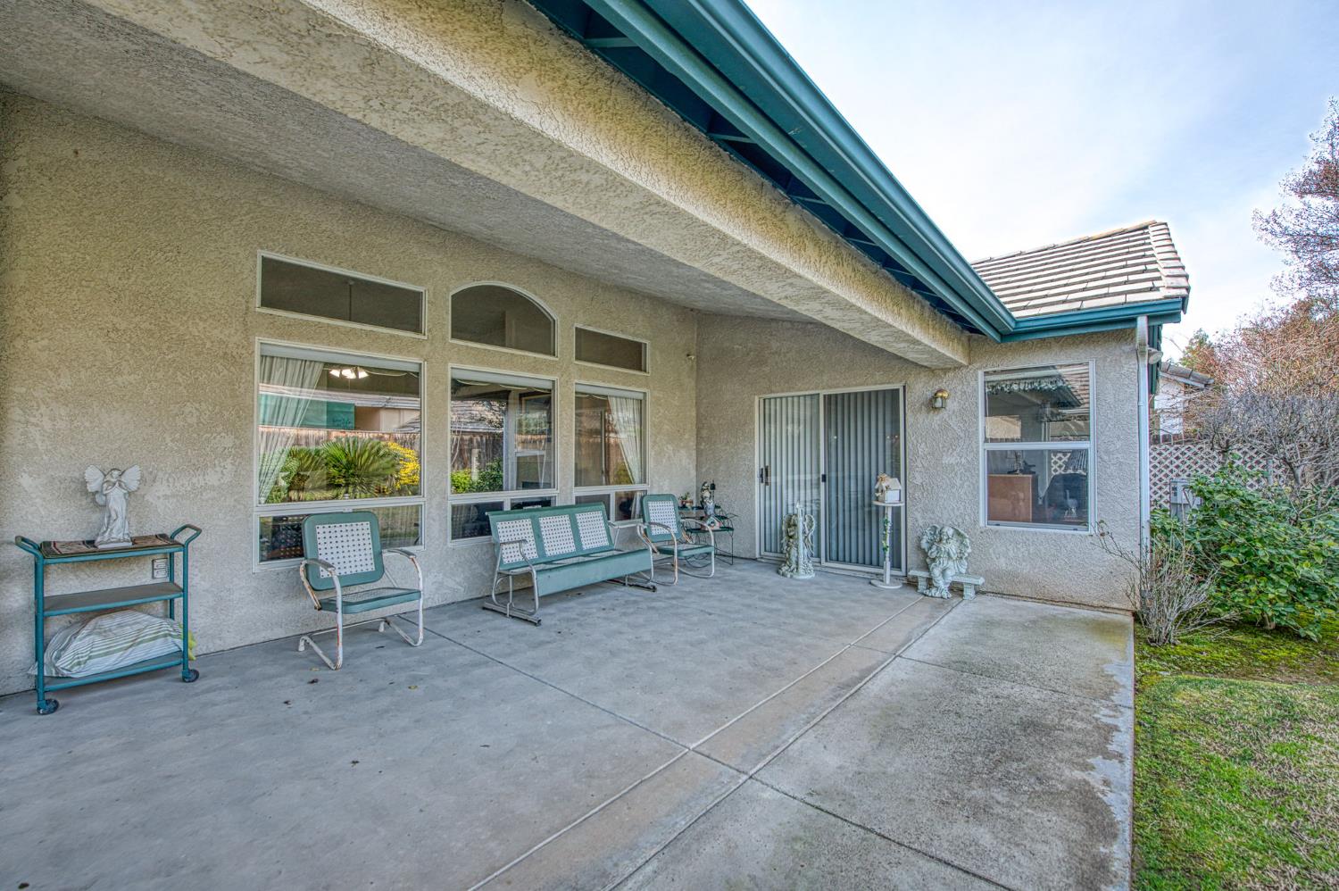 2196 W Beechwood Ave, Fresno, CA 93711