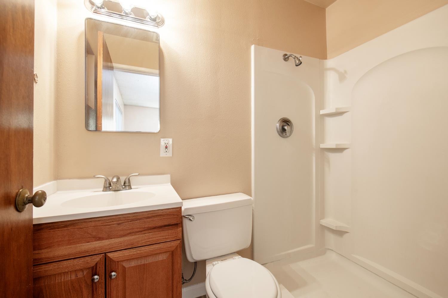 16 E Eden, Fresno, CA 93706