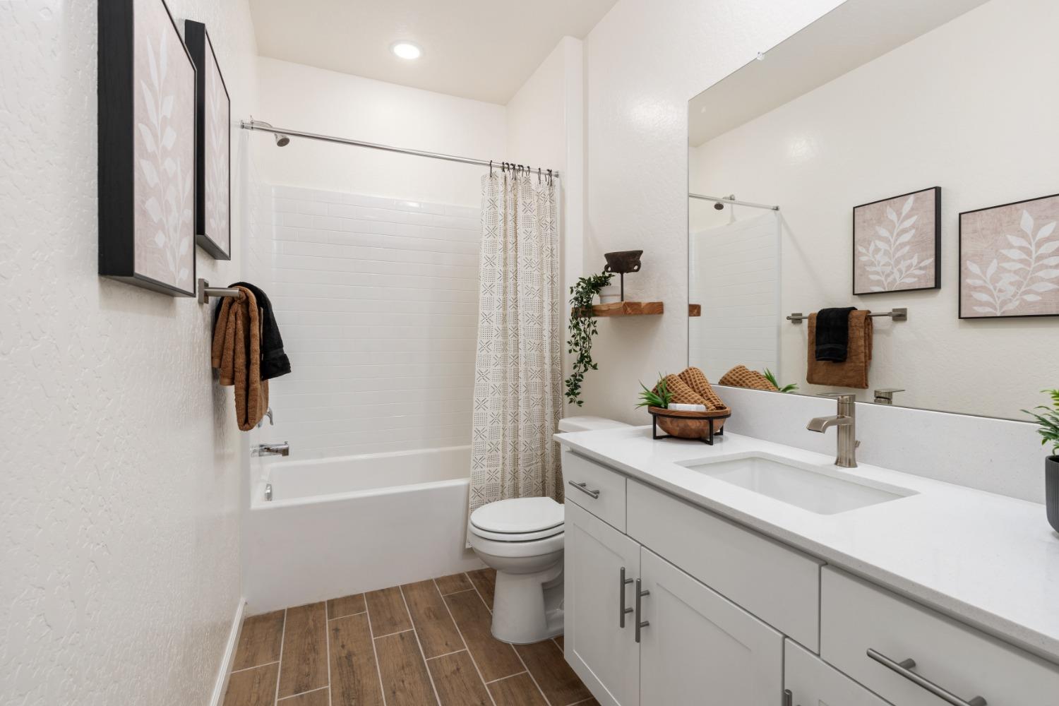 6711 E Home Ave, Fresno, CA 93727