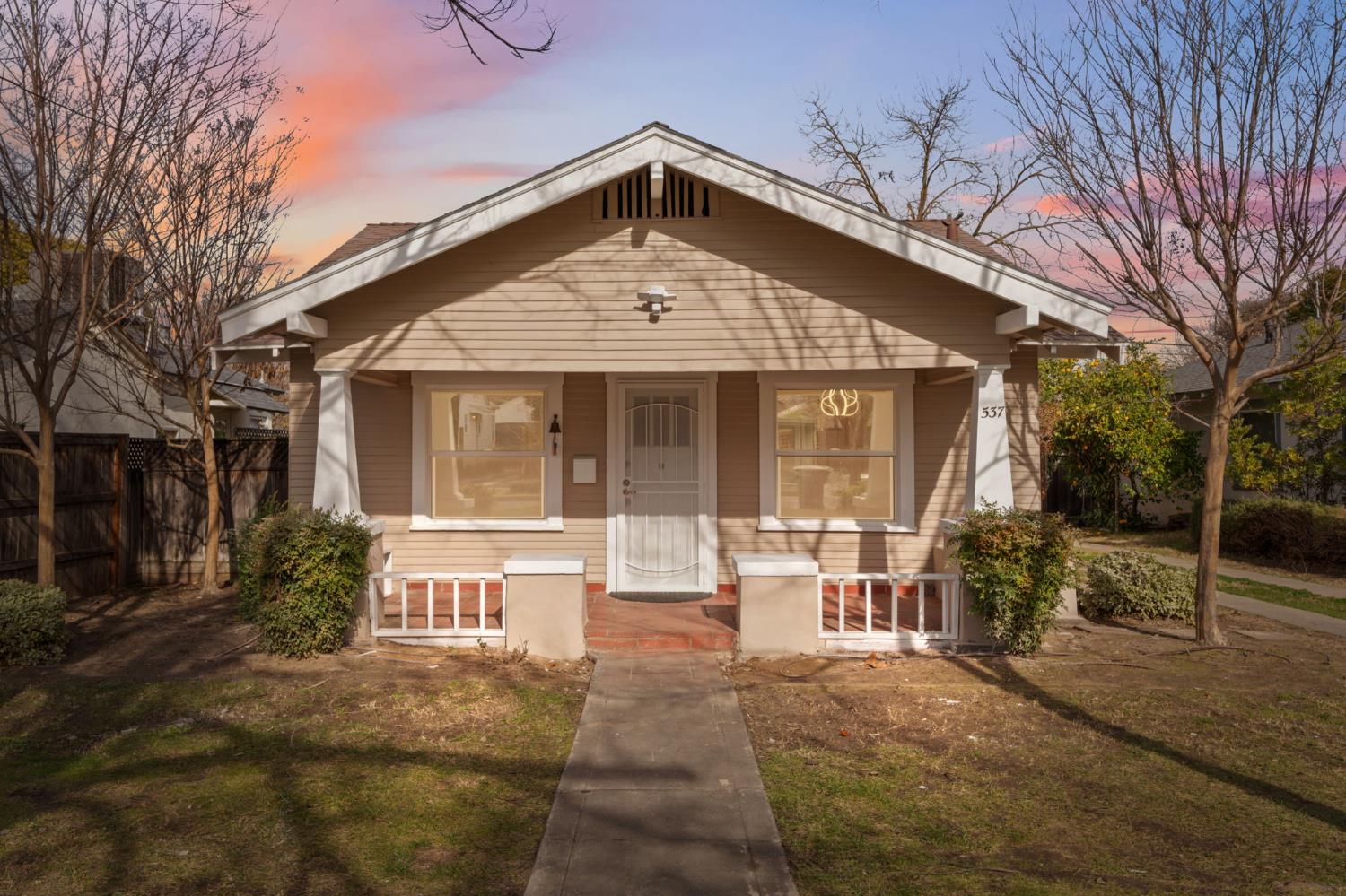 537 E Michigan Ave, Fresno, CA 93704