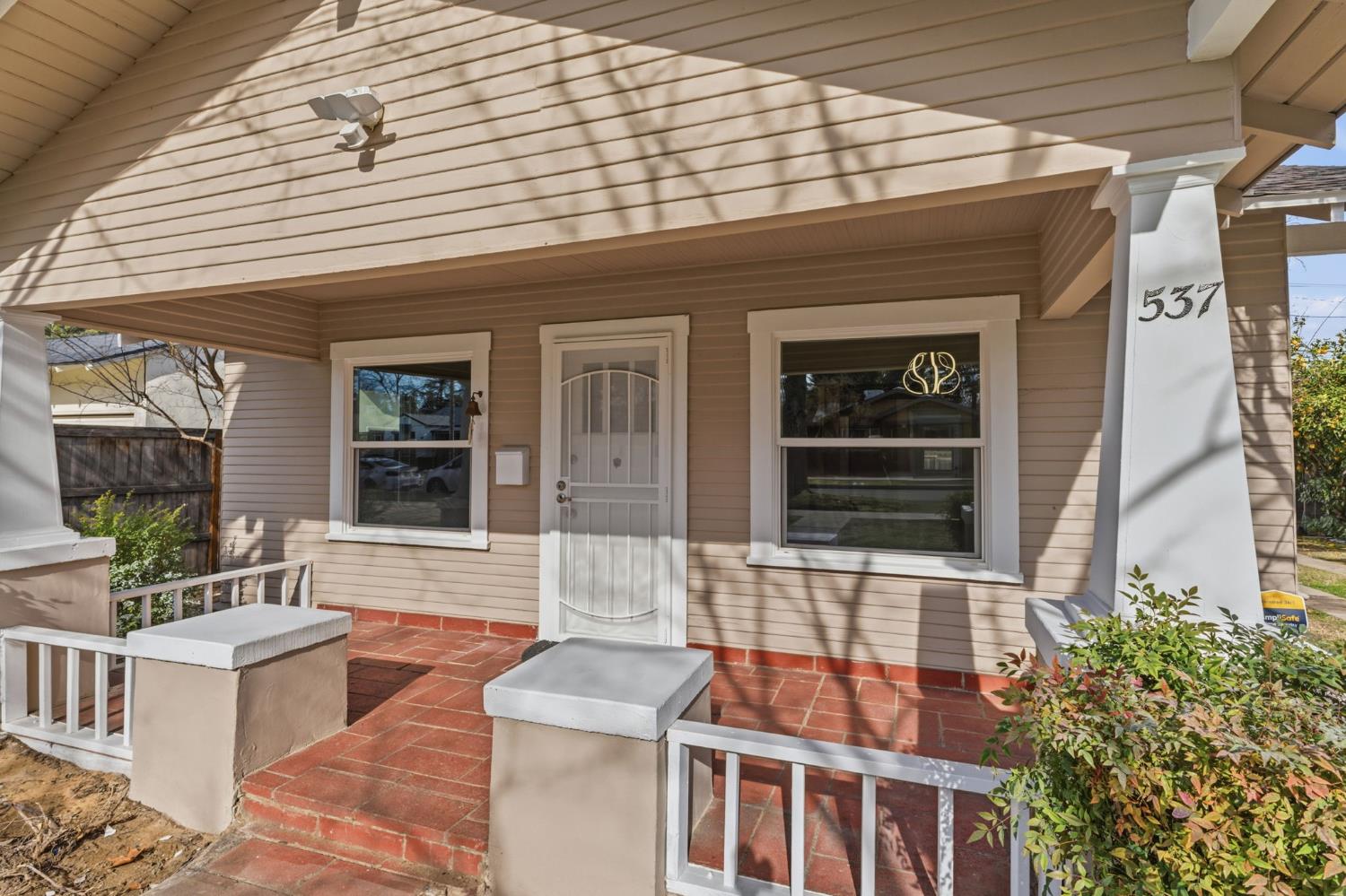 537 E Michigan Ave, Fresno, CA 93704