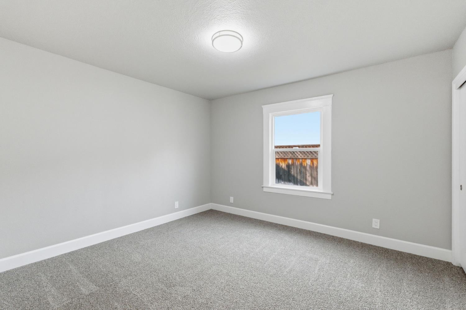 537 E Michigan Ave, Fresno, CA 93704