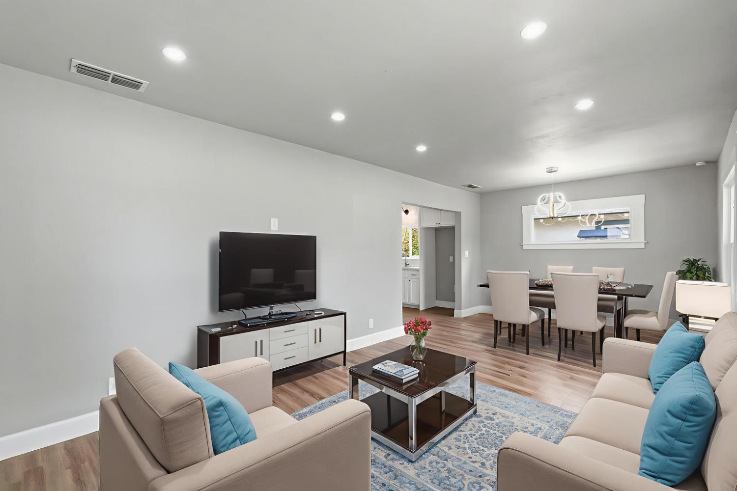 537 E Michigan Ave, Fresno, CA 93704