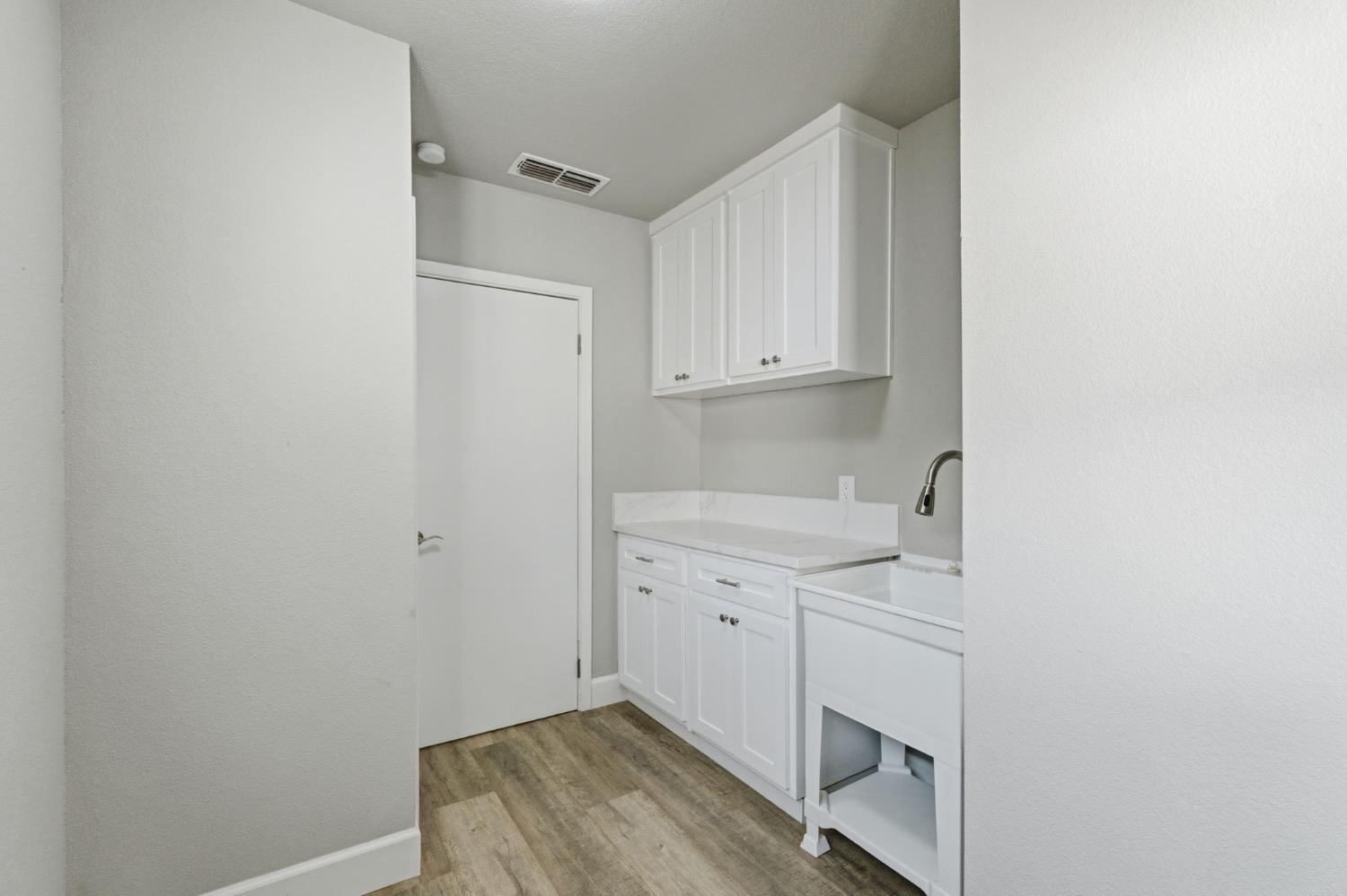 537 E Michigan Ave, Fresno, CA 93704