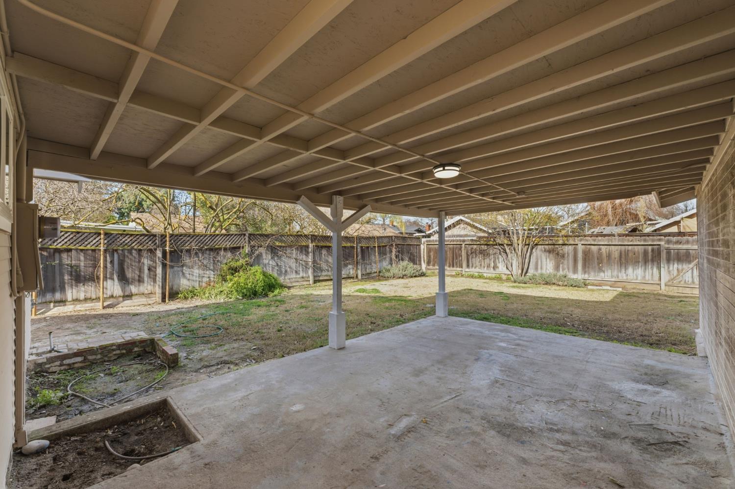 537 E Michigan Ave, Fresno, CA 93704