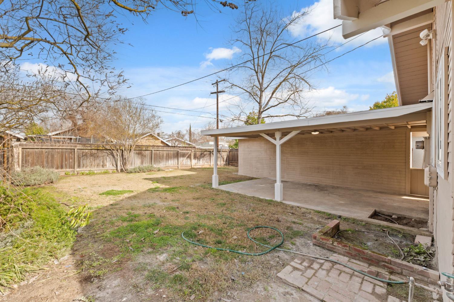 537 E Michigan Ave, Fresno, CA 93704