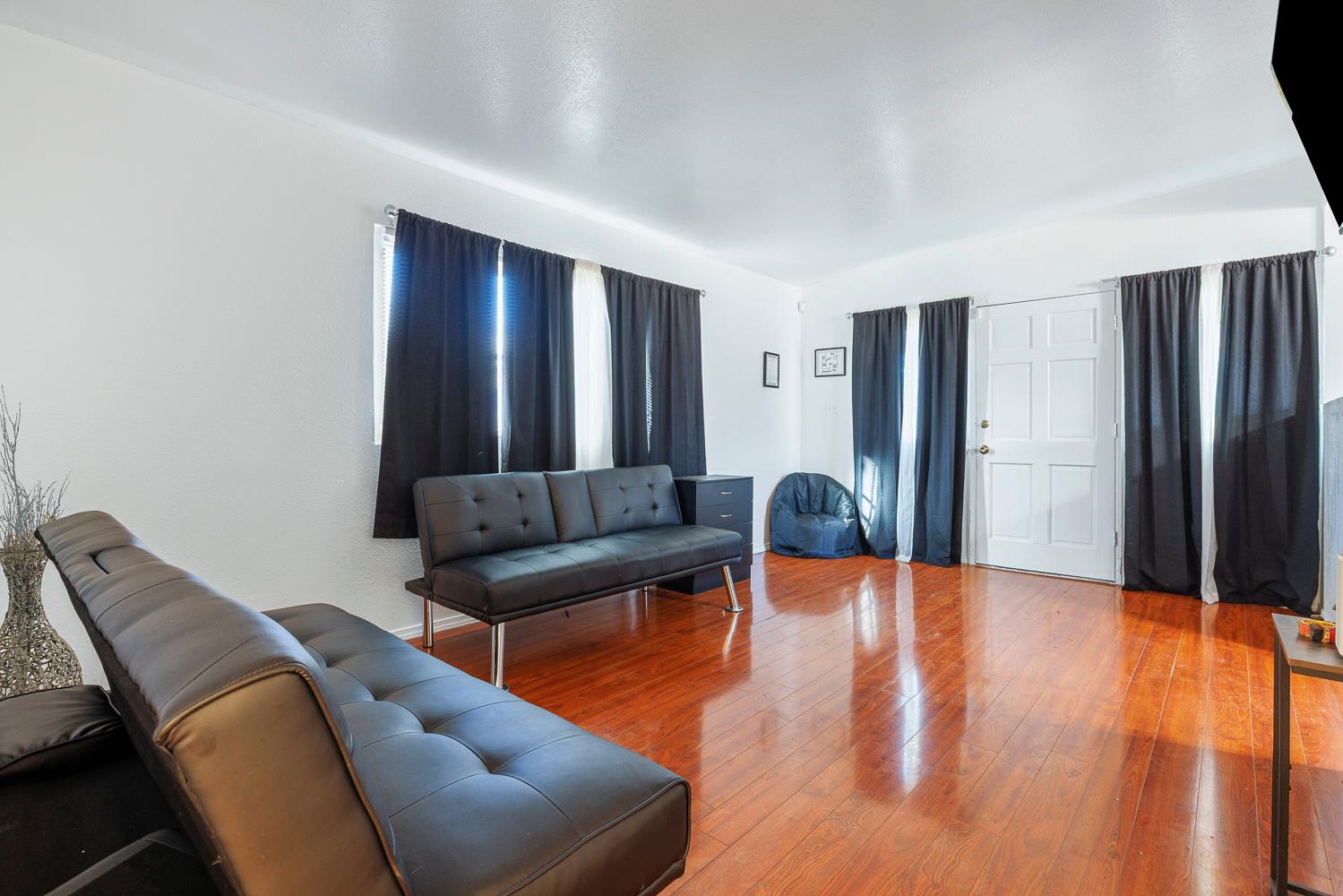 209 W Eden Ave, Fresno, CA 93706