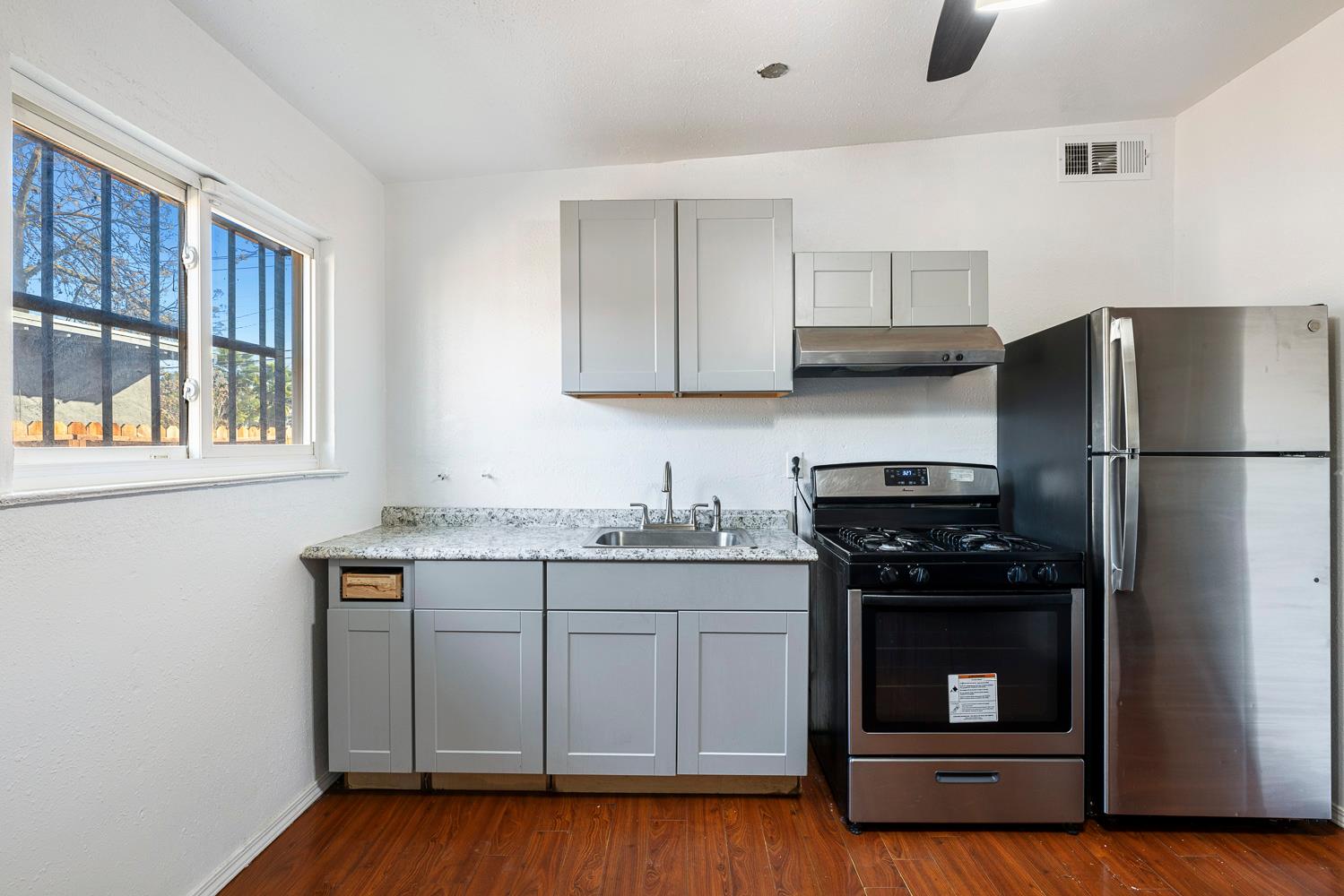 209 W Eden Ave, Fresno, CA 93706