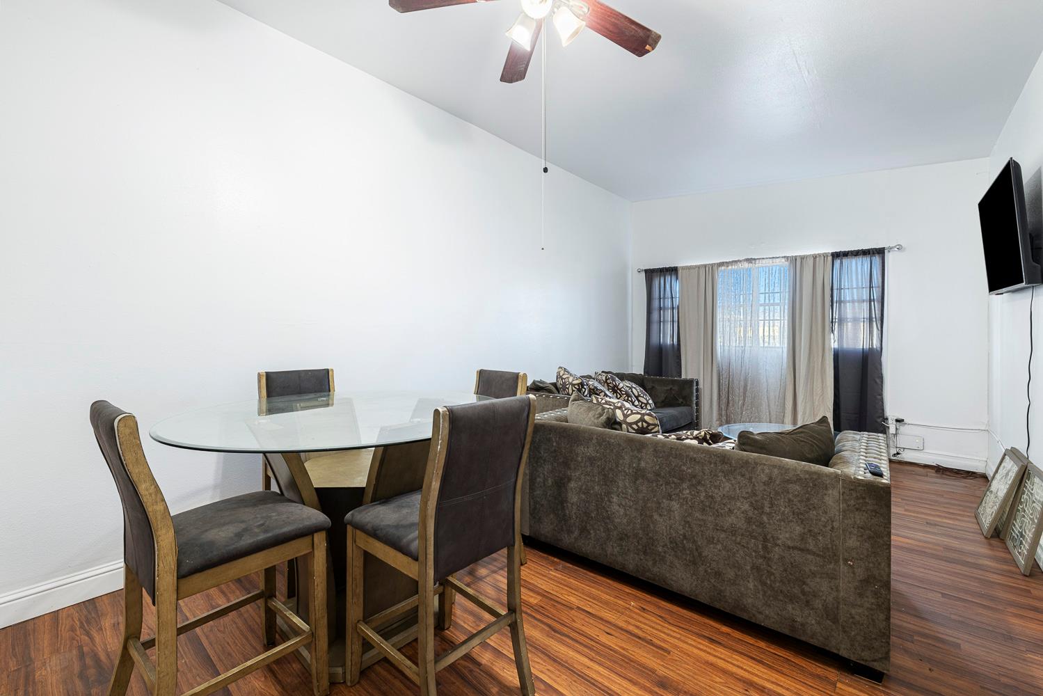 209 W Eden Ave, Fresno, CA 93706