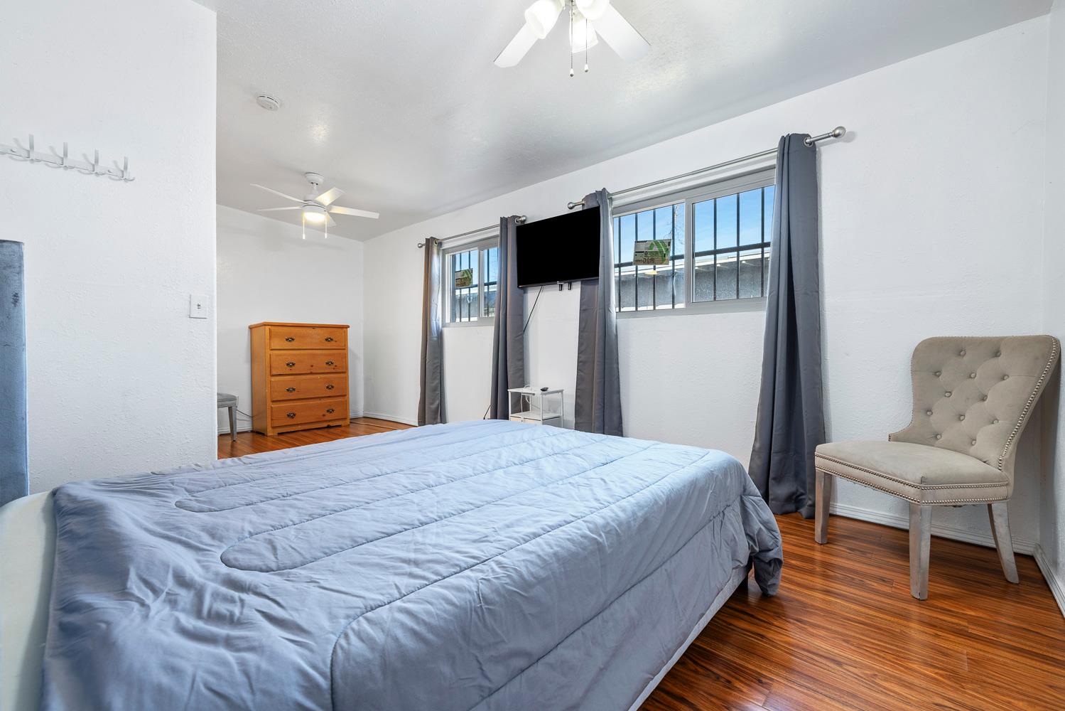 209 W Eden Ave, Fresno, CA 93706