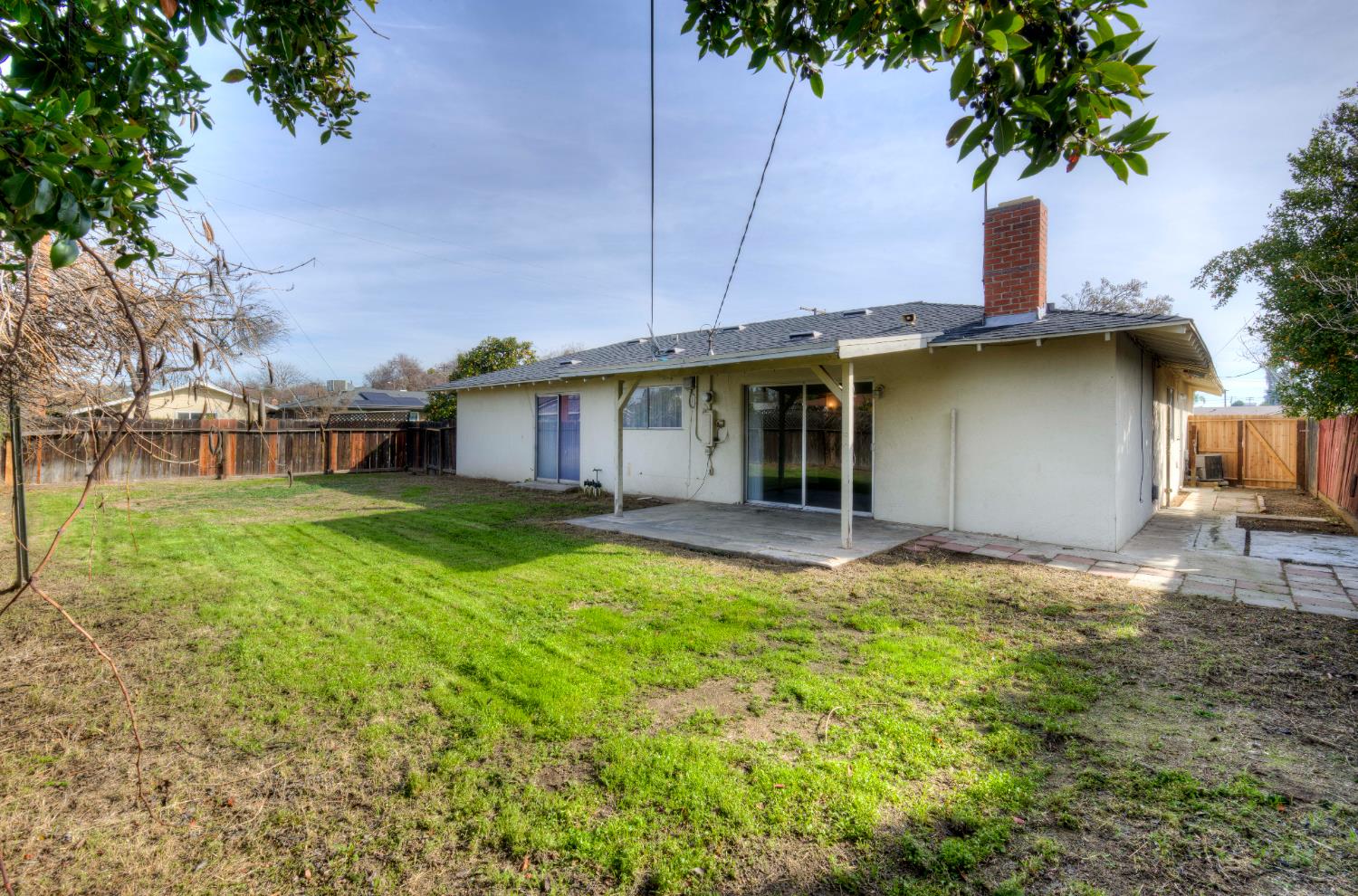 3955 N Tollhouse Rd, Fresno, CA 93726