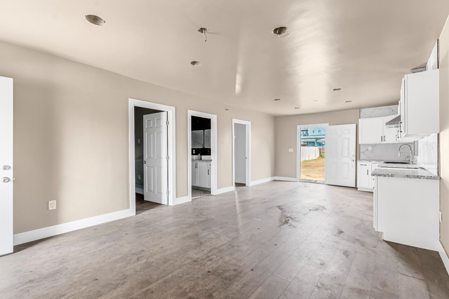 1508 N Calaveras Ave, Fresno, CA 93728