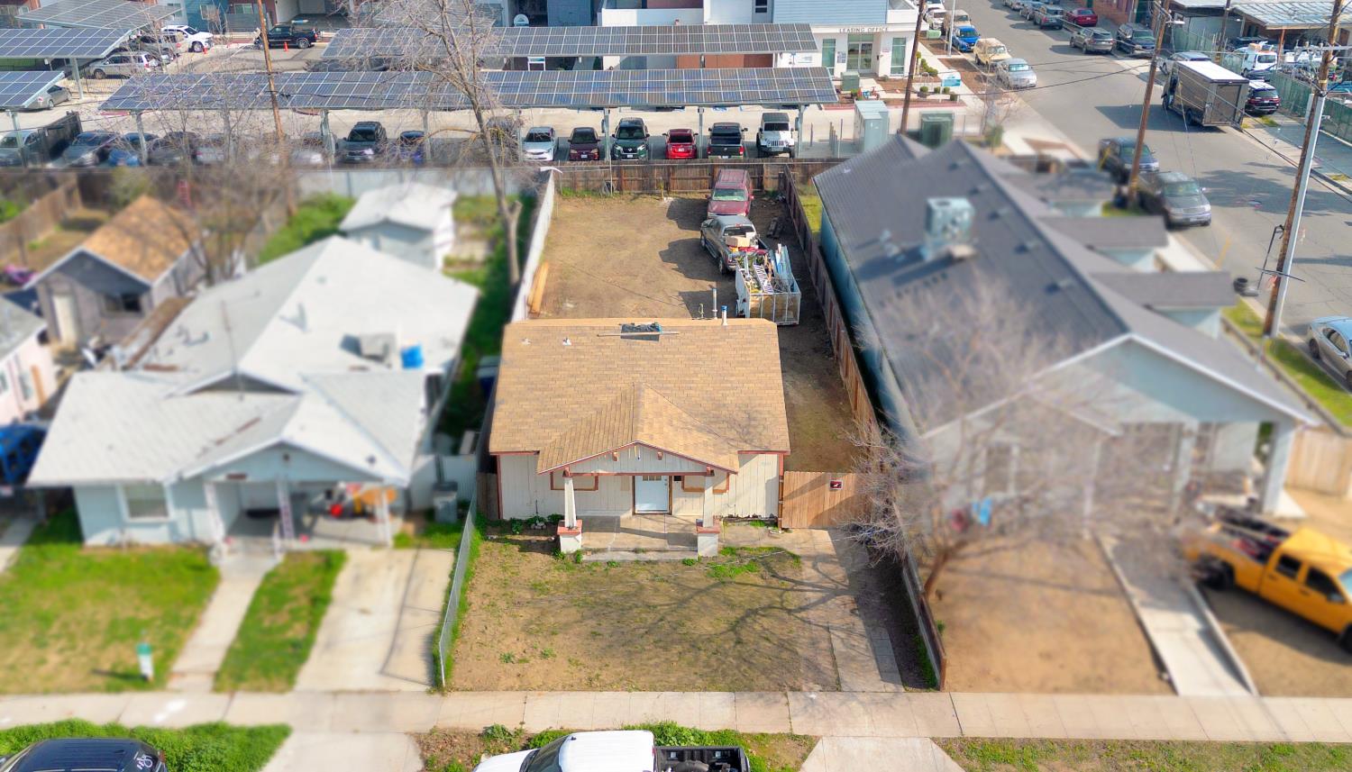 1508 N Calaveras Ave, Fresno, CA 93728