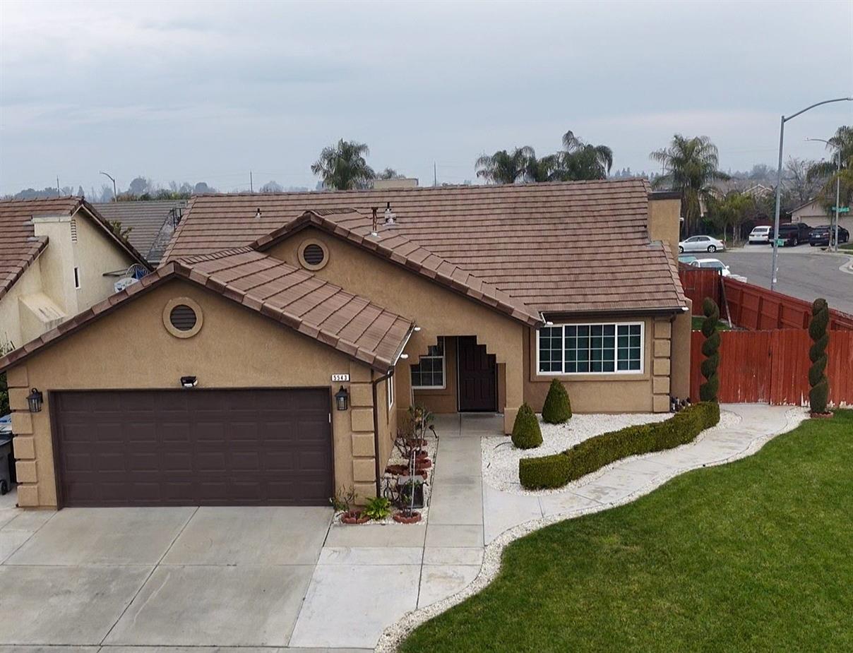5543 E Byrd Ave, Fresno, CA 93727