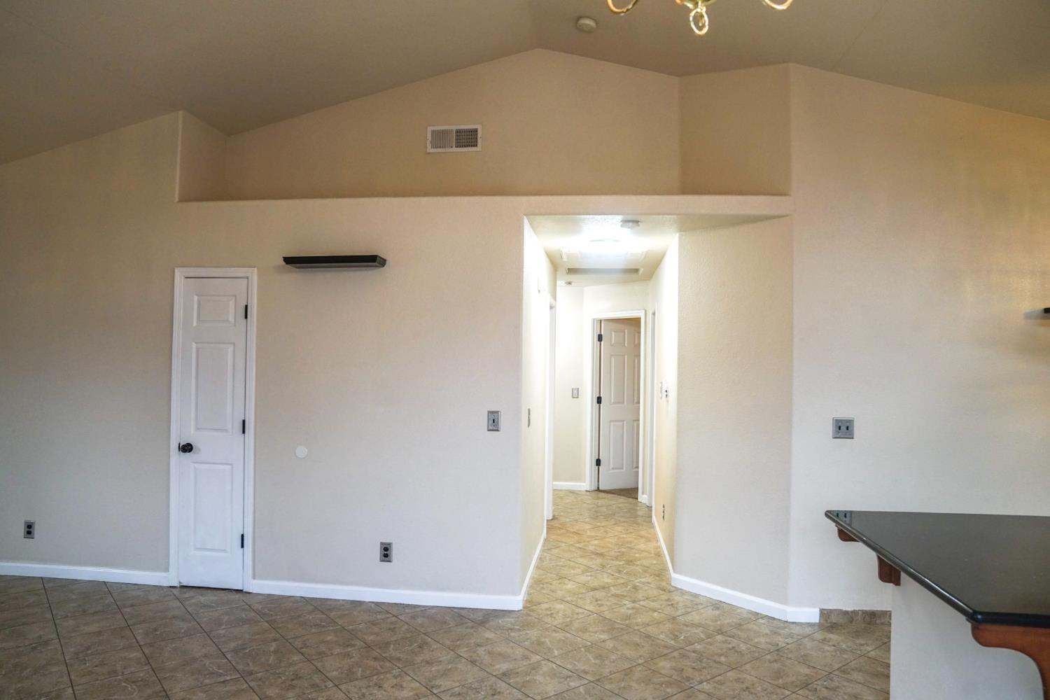 5543 E Byrd Ave, Fresno, CA 93727