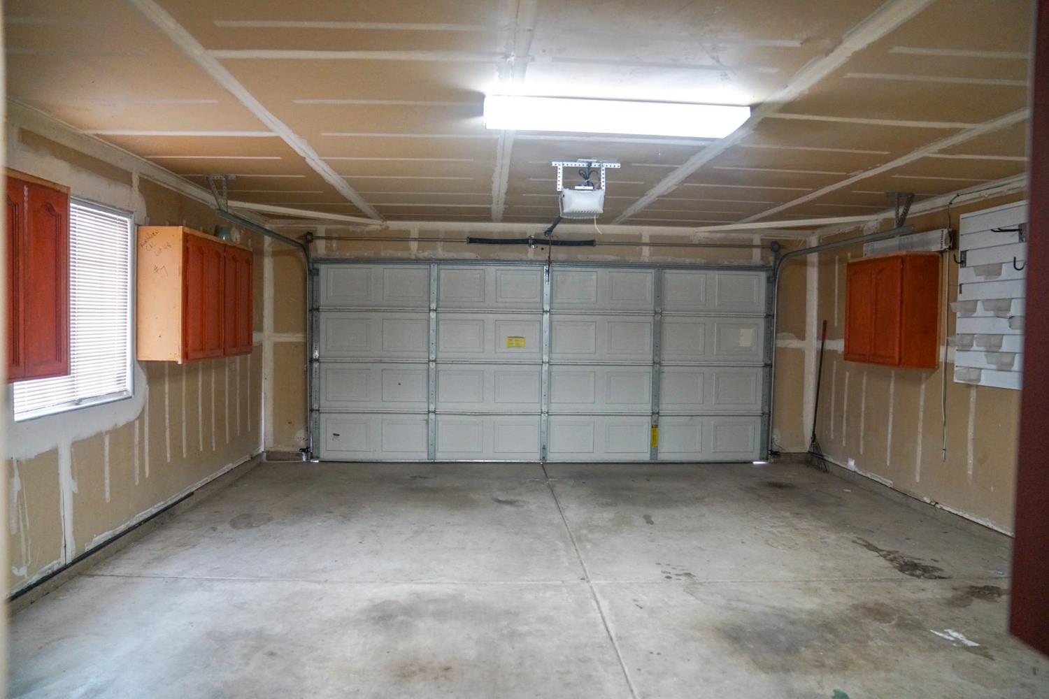 5543 E Byrd Ave, Fresno, CA 93727