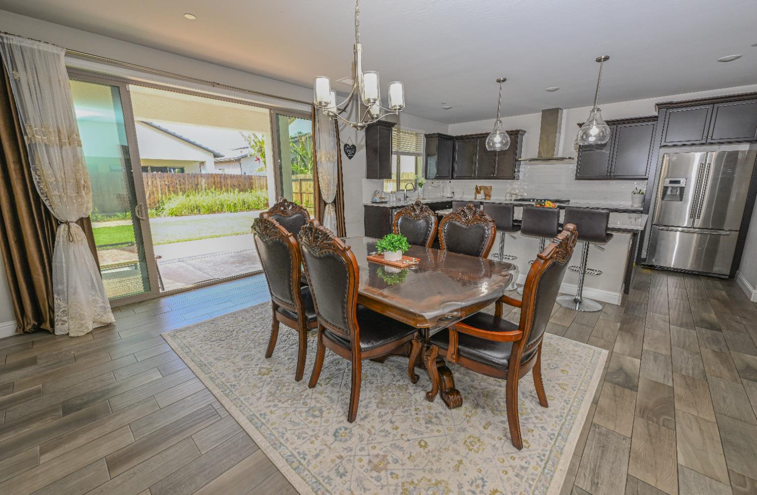 2833 N Armstrong Ave, Fresno, CA 93727