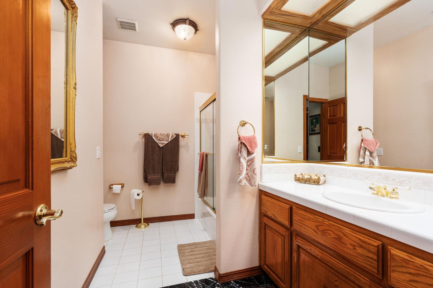 7207 E Bremer Ave, Fresno, CA 93737