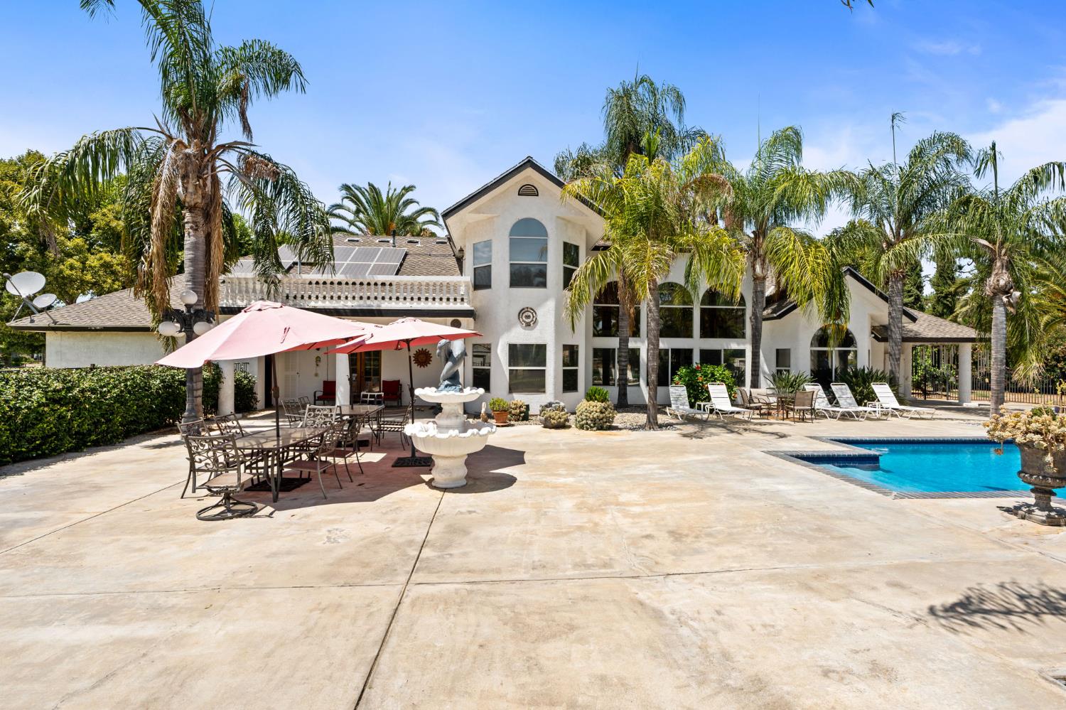 7207 E Bremer Ave, Fresno, CA 93737