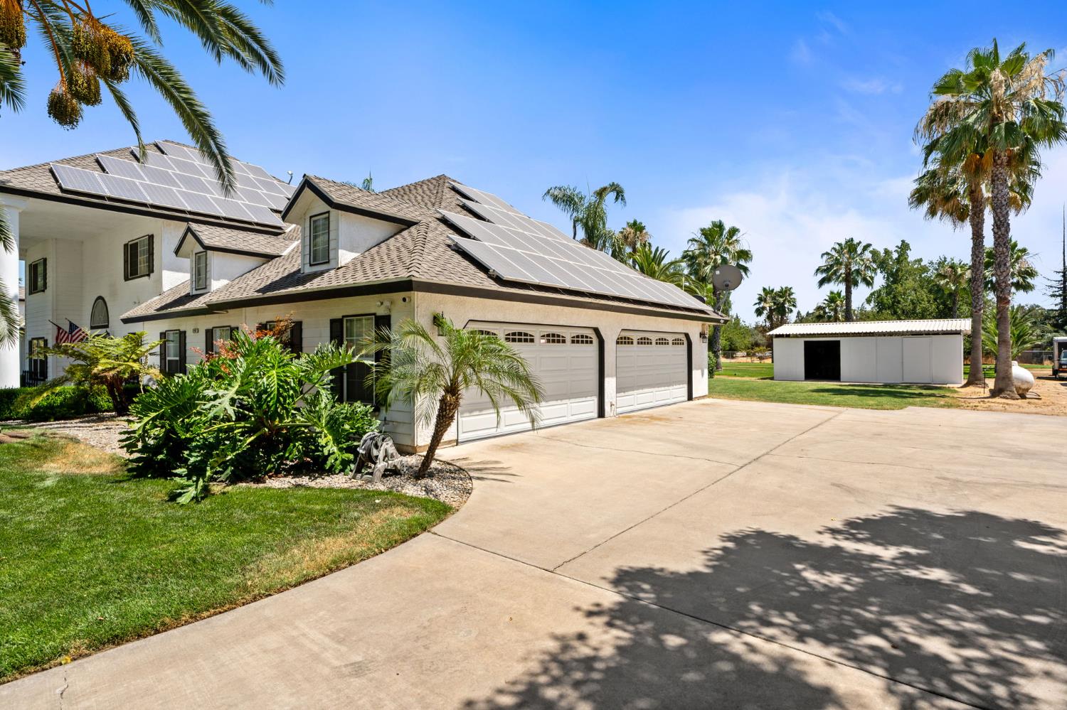 7207 E Bremer Ave, Fresno, CA 93737