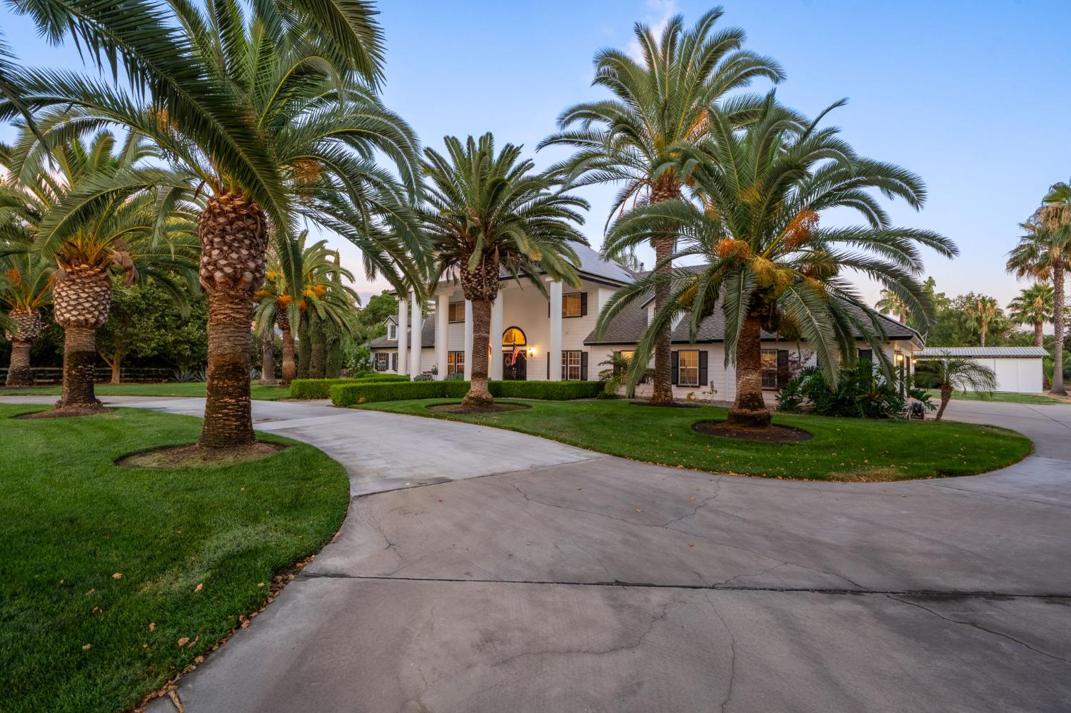 7207 E Bremer Ave, Fresno, CA 93737