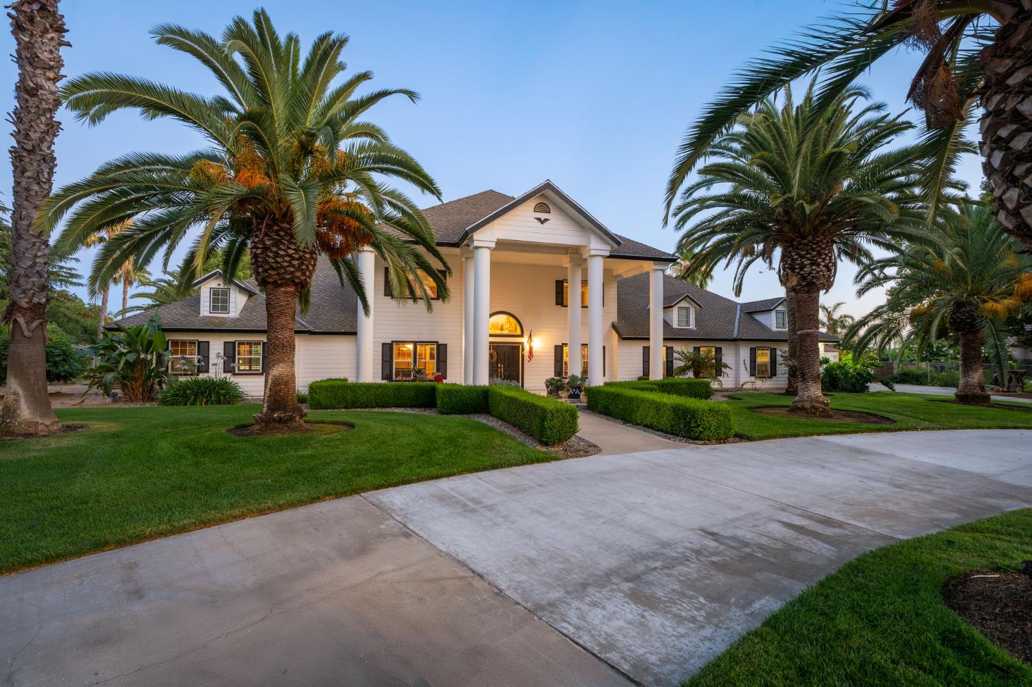 7207 E Bremer Ave, Fresno, CA 93737