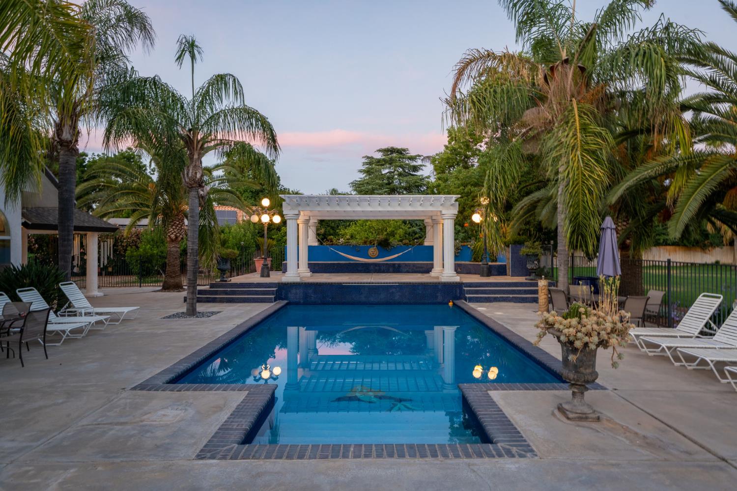 7207 E Bremer Ave, Fresno, CA 93737