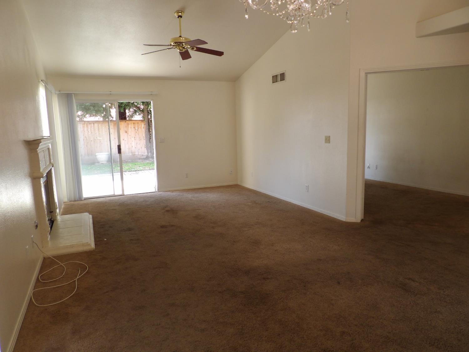 9264 N Concord Dr, Fresno, CA 93720