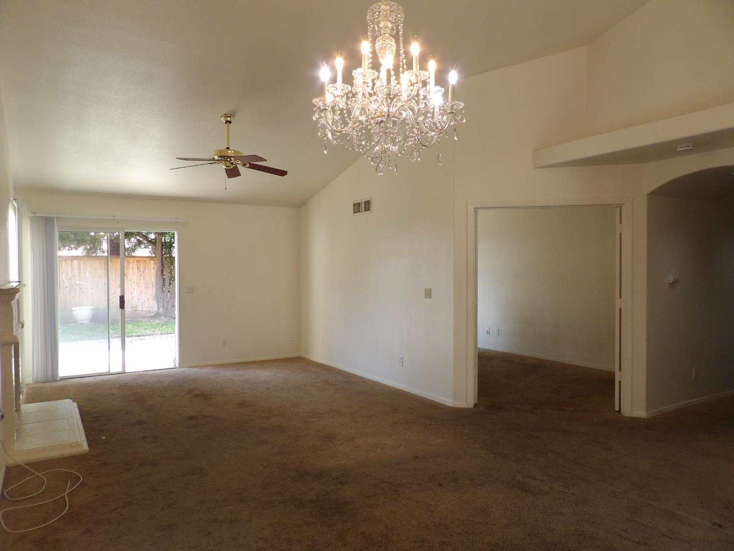 9264 N Concord Dr, Fresno, CA 93720