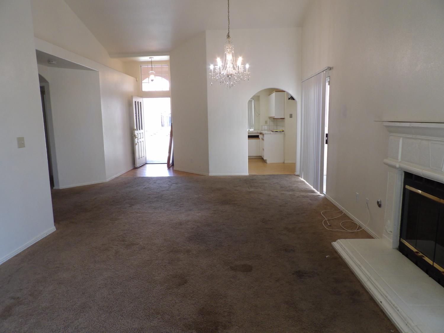 9264 N Concord Dr, Fresno, CA 93720