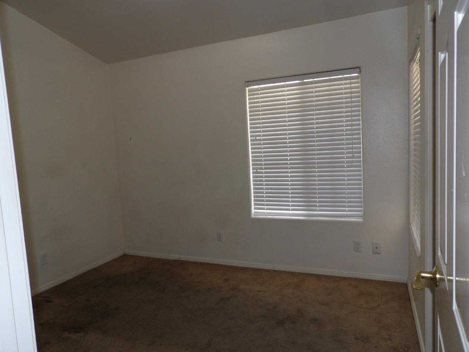 9264 N Concord Dr, Fresno, CA 93720