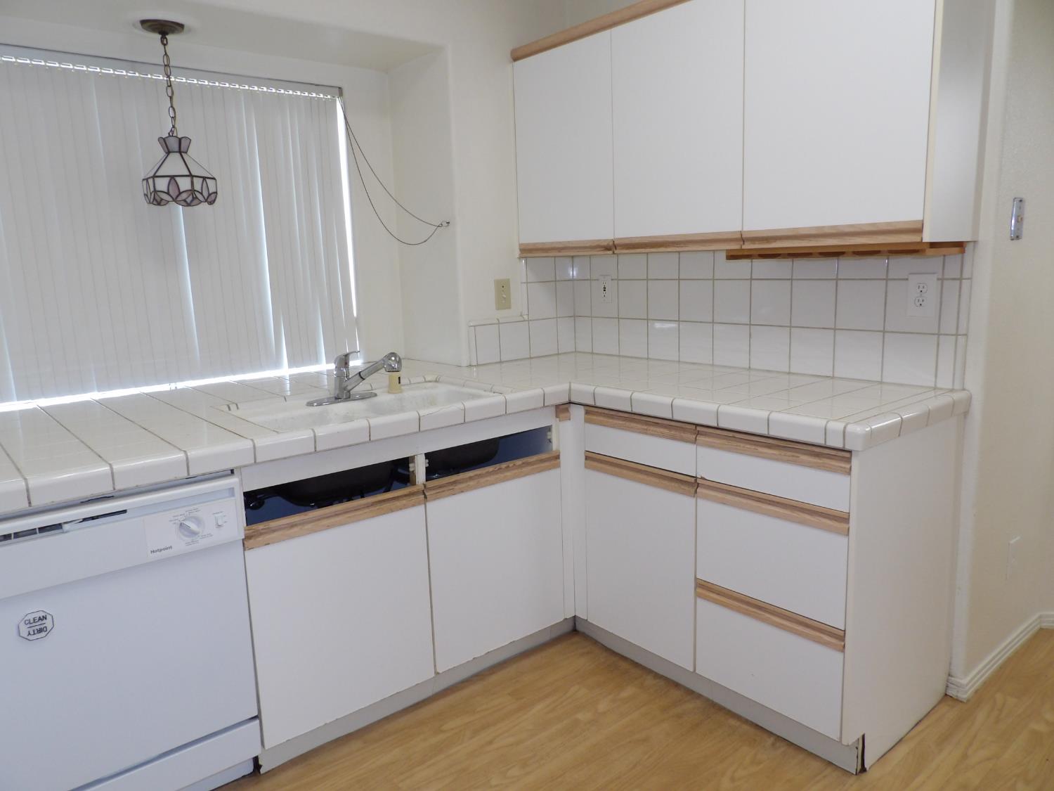 9264 N Concord Dr, Fresno, CA 93720