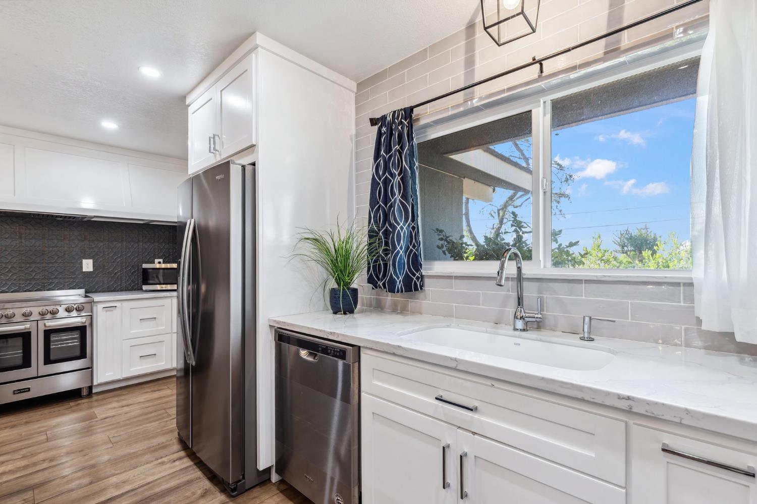 4341 W Dakota Ave, Fresno, CA 93722