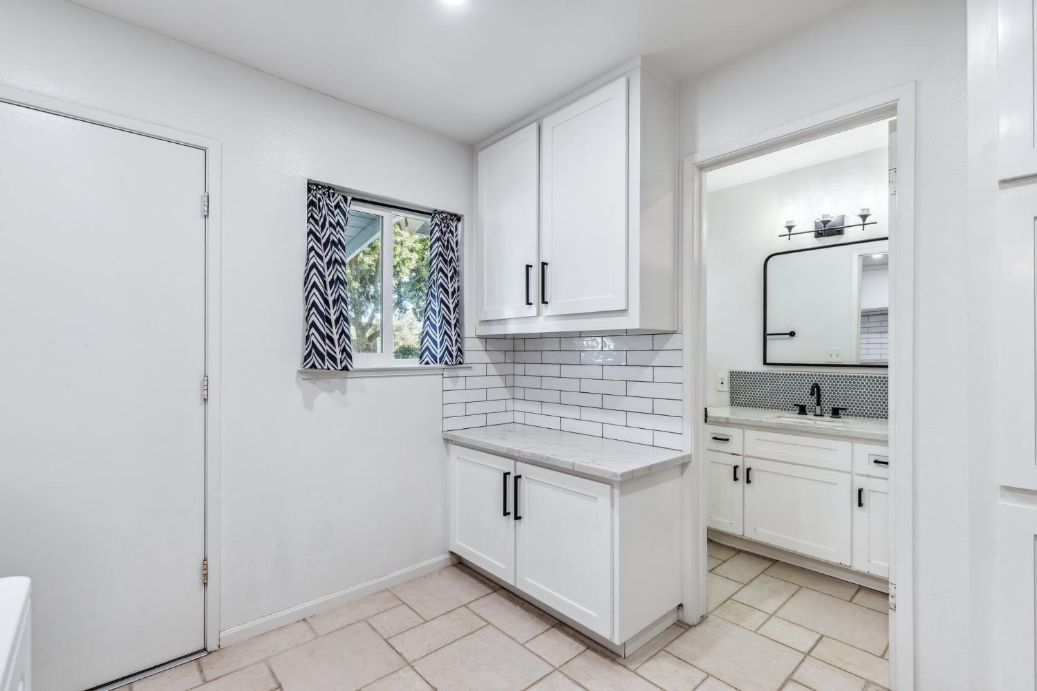 4341 W Dakota Ave, Fresno, CA 93722