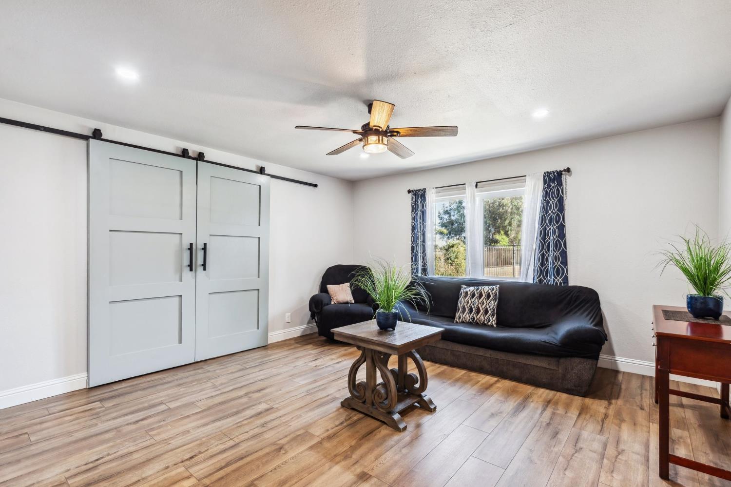 4341 W Dakota Ave, Fresno, CA 93722