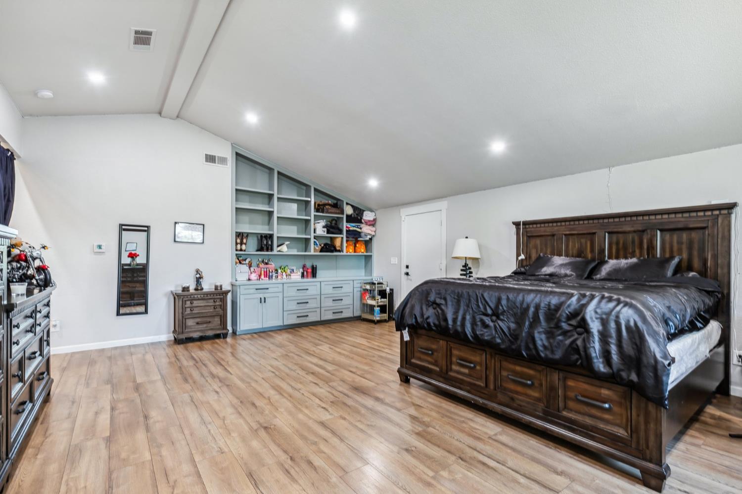 4341 W Dakota Ave, Fresno, CA 93722